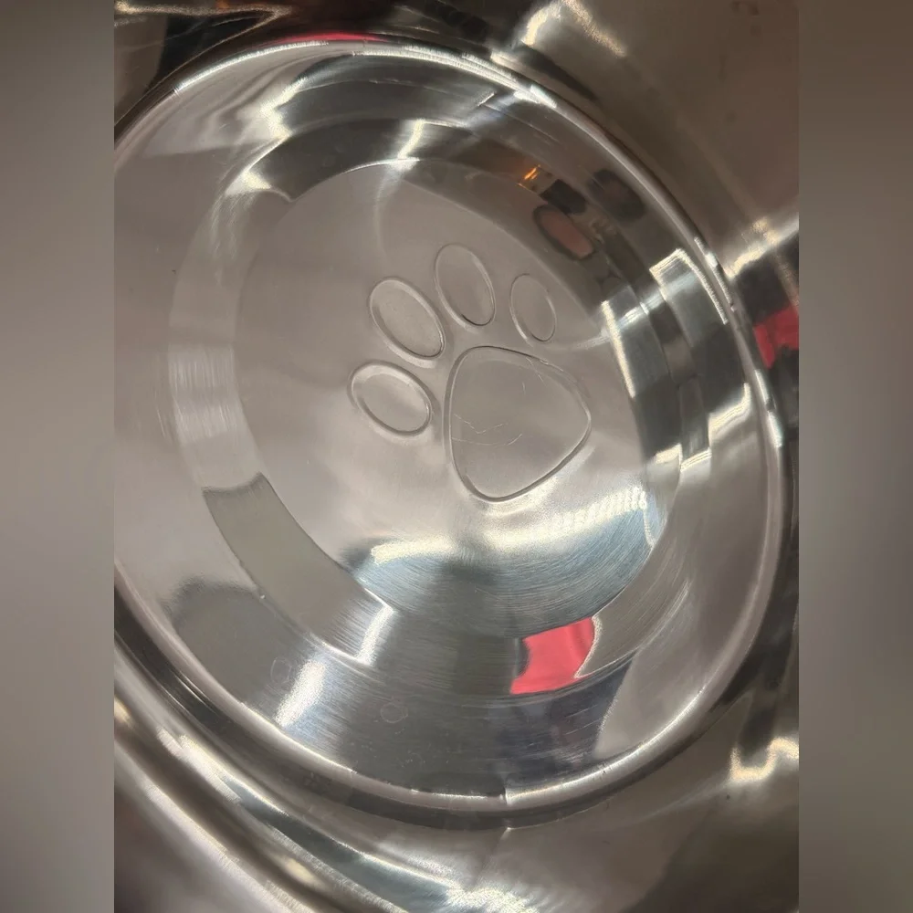 EUC Top Paw 4.31 Qt Stainless Steel Dog Bowl